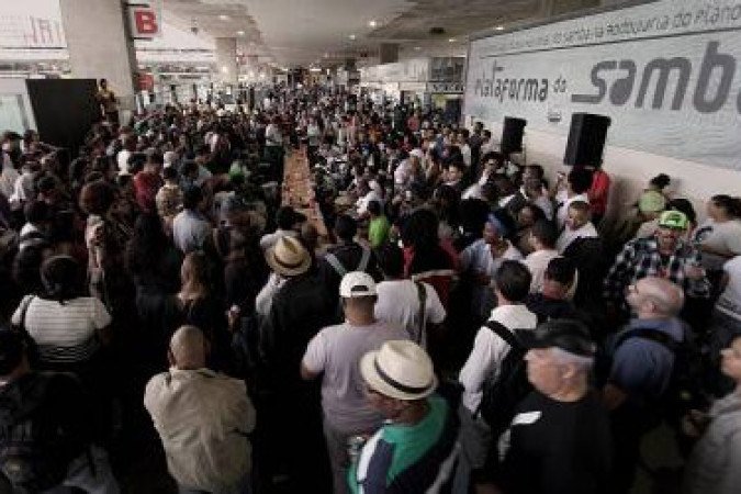 O projeto Plataforma do Samba proporciona um momento de celebração na Rodoviária