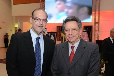 09/12/2015. Crédito: Edy Amaro/Esp. CB/D.A Press. Brasil. Brasília - DF. Fabio Simão e Tadeu Filippelli, durante evento de comemoração da Data Nacional do Catar, que é comemorada em em 3 de setembro.