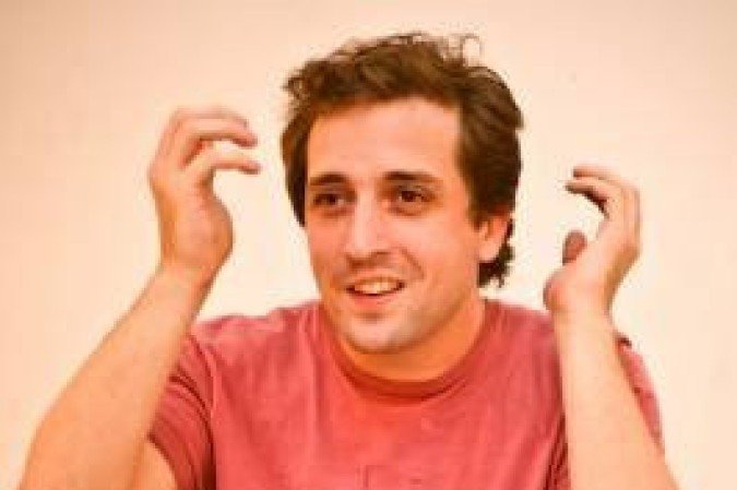 Crédito: Renato Mangolim/Divulgação. Gregório Duvivier em: UMA NOITE NA LUA.