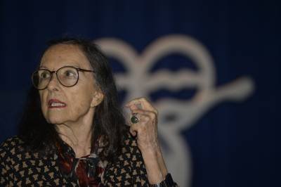 2016-04-04. Credito: Breno Fortes/CB/D.A Press. Brasil. Brasilia - DF. Montagem da exposi&ccedil;&atilde;o A arte monumental no Museu Nacional de Bras&iacute;lia. Na foto a artista Marianne Peretti. -  (crédito: Breno Fortes/CB/D.A Press)