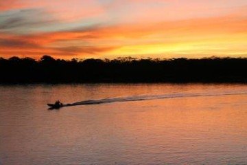 Crédito: Hildo Rocha Neto/Flickr. Rio Araguaia é um dos atrativos de quem visita Aruanã, Goiás. -  (crédito: Hildo Rocha Neto/Flickr)