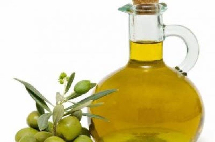 Especialistas recomendam trocar manteiga por óleo vegetal nas refeições 