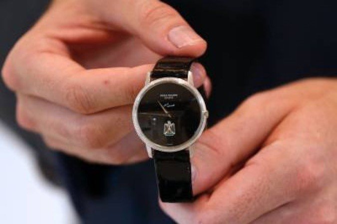 Relógio Patek Philippe é leiloado por quase R$ 100 milhões