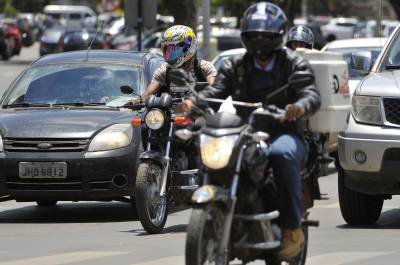 02/12/2016 Crédito: Minervino Junior/CB/D.A Press. Brasil. Brasília - DF. Especial Moto. Motociclistas em situação de irregularidade no trânsito. Setor Comercial Sul.