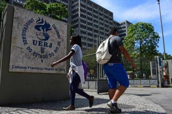 Vestibular, a Uerj deverá voltar a ter dois exames de qualificação e um discursivo, modelo adotado até a edição de 2020 - (crédito: TASSO MARCELO) Vestibular, a Uerj deverá voltar a ter dois exames de qualificação e um discursivo, modelo adotado até a edição de 2020 - (crédito: TASSO MARCELO)