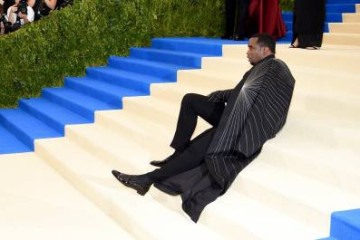 NEW YORK, NY - MAY 01: Sean 'Diddy' Combs aka Puff Daddy attends the 'Rei Kawakubo/Comme des Garcons: Art Of The In-Between' Costume Institute Gala at Metropolitan Museum of Art on May 1, 2017 in New York City.   Dimitrios Kambouris/Getty Images/AFP== FOR NEWSPAPERS, INTERNET, TELCOS & TELEVISION USE ONLY == -  (crédito: Dimitrios Kambouris)