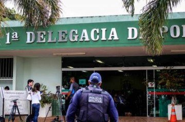 O homem, que já possui dez passagens pela polícia, incluindo lesão corporal, injúria e casos relacionados à Lei Maria da Penha, foi detido e encaminhado à delegacia.
 -  (crédito: Arthur Menescal/Esp. CB/D.A Press)