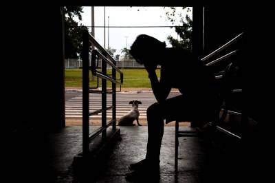 Cobranças excessivas e falta de apoio familiar estão entre os fatores que potencializam a depressão -  (crédito: Antonio Cunha/CB/D.A Press)