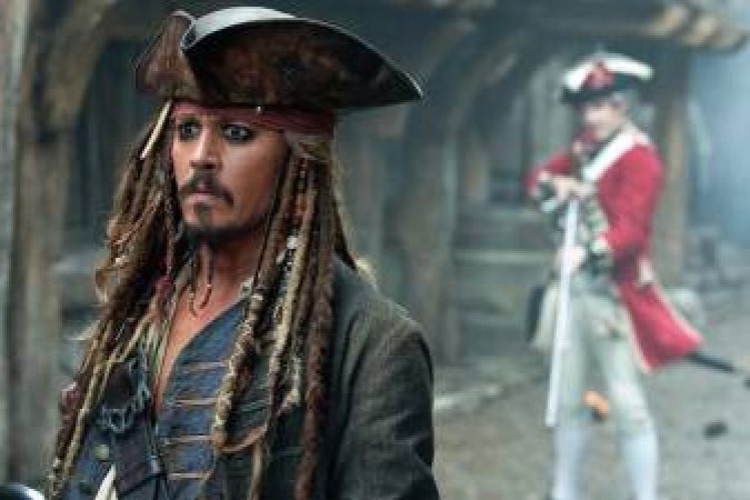 Johnny Depp está fora da franquia de Piratas do Caribe, diz jornal