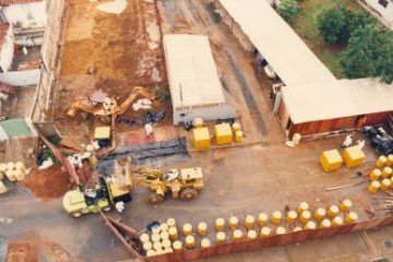 2017. Crédito: Arquivo AVCésio. Césio 137 - Goiânia. Retirada de rejeitos na rua 57 do acidente com o Cesio-137. - (crédito: Arquivo AVCésio/CB/D.A Press) 2017. Crédito: Arquivo AVCésio. Césio 137 - Goiânia. Retirada de rejeitos na rua 57 do acidente com o Cesio-137. - (crédito: Arquivo AVCésio/CB/D.A Press)