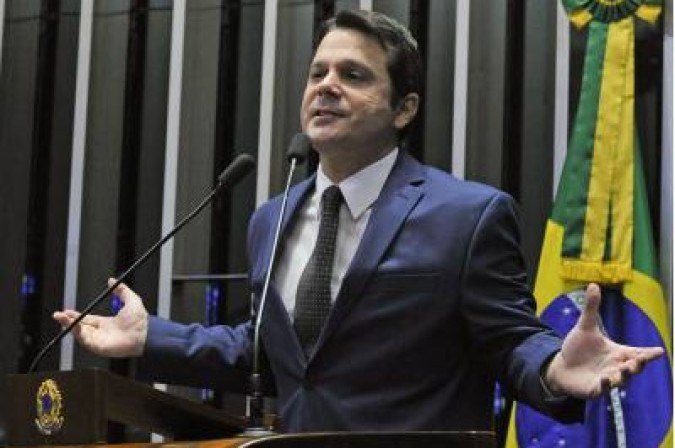 Crédito: Moreira Mariz/Agência Senado. Senador Reguffe (Sem partido-DF), durante sessão deliberativa ordinária no Plenário do Senado.