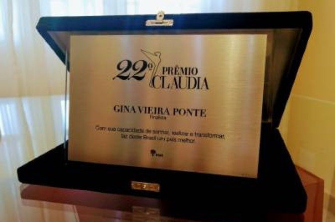 Gina Vieira 
Ponte teve a 
paixão pela 
literatura 
despertada por 
Lucília e foi finalista do 22º prêmio Cláudia, com o 
projeto Mulheres inspiradoras
