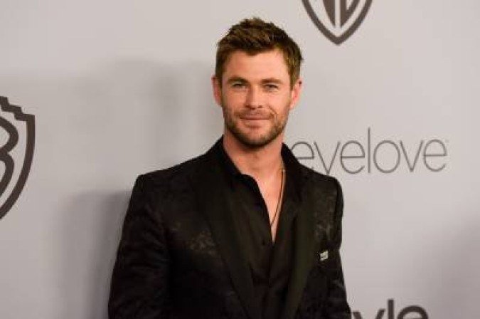 Actor Chris Hemswortht attends the 19th Annual InStyle And Warner Bros. Pictures Golden Globe After-Party on January 7, 2018, in Beverly Hills, California. / AFP / TARA ZIEMBA