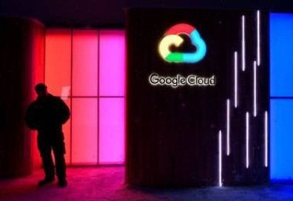 Painel de apresentação do Google Cloud, plataforma de computação em nuvem da Google -  (crédito: FABRICE COFFRINI)