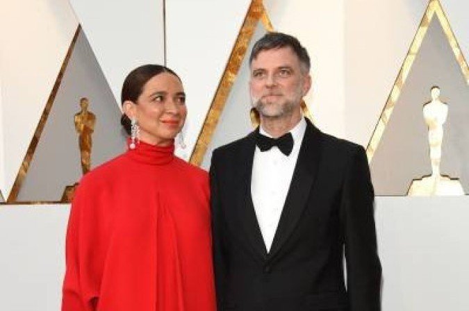 Paul Thomas Anderson, no Oscar de 2018, ao lado da companheira Maya Rudolph