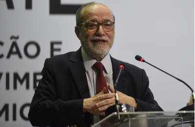 06/03/2018. Crédito: Ed Alves/CB/D.A. Press. Brasil. Brasília - DF. O consultor tributário e sócio-presidente da Logos Consultoria Fiscal, Everardo Maciel, durante o seminário Correio Debate - Tributação e Desenvolvimento Econômico, no auditório do Correio Braziliense.