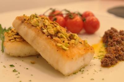 23/03/2018. Crédito: Bárbara Cabral/Esp.CB/D.A. Press. Brasil. Brasília - DF. Gastronomia. Simples Assim - Peixe. Prato de papilote da Chef Daniela Goulart, no Cruzeiro.