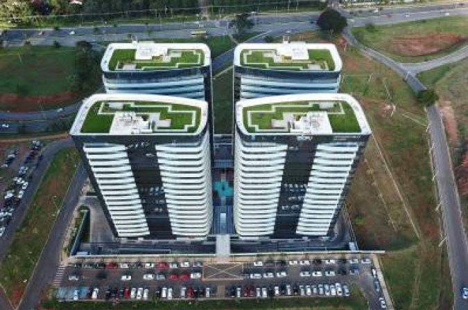 22/04/2018. Credito: Breno Fortes/CB/D.A. Press. Brasil. Cidades. Os jardins secretos. Foto aérea feita de drone do jardim no telhado do predio da Defensoria Publica da Uniao - DPU.