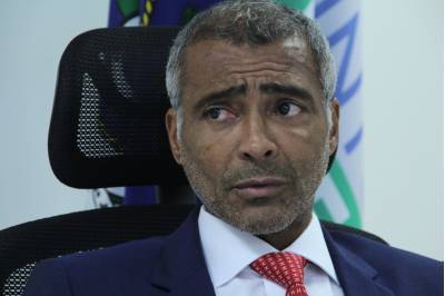 Romário pode voltar ao clube como executivo, depois de 14 anos da aposentadoria oficial -  (crédito: B?rbara Cabral/Esp. CB/D.A Press)