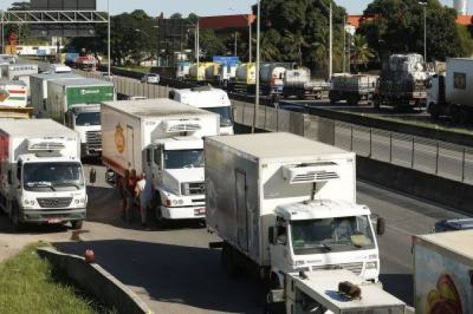 O benefício será reado em 6 parcelas de RS 1 mil em 2022 - (crédito: Tomaz Silva/Agência Brasil) O benefício será reado em 6 parcelas de RS 1 mil em 2022 - (crédito: Tomaz Silva/Agência Brasil)