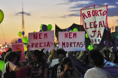 Ato pelo direito ao aborto de menina de 11 anos