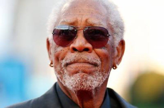 TOPSHOT - US actor Morgan Freeman poses on the red carpet before the screening of the film "Line of Fire" on September 7, 2018 in the French northwestern sea resort of Deauville, as part of the 44th Deauville US Film Festival. / AFP / CHARLY TRIBALLEAU