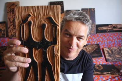 Ilustrador Valdério Costa - (crédito: Barbara Cabral/Esp. CB/D.A Press) Ilustrador Valdério Costa - (crédito: Barbara Cabral/Esp. CB/D.A Press)