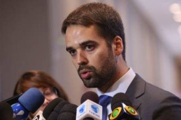 Leite: 'As circunstâncias do cenário político e eleitoral, tanto no Rio Grande do Sul quanto no Brasil, exigem novos caminhos' -  (crédito: Antonio Cruz/ Agência Brasil)