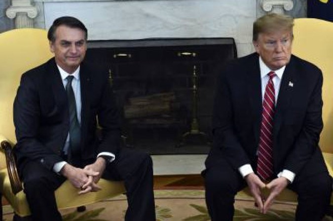 Bolsonaro postou nas redes sociais um vídeo sobre a visita que fez a Donald Trump quando estava na Presidência do Brasil em 2019 -  (crédito: BRENDAN SMIALOWSKI)