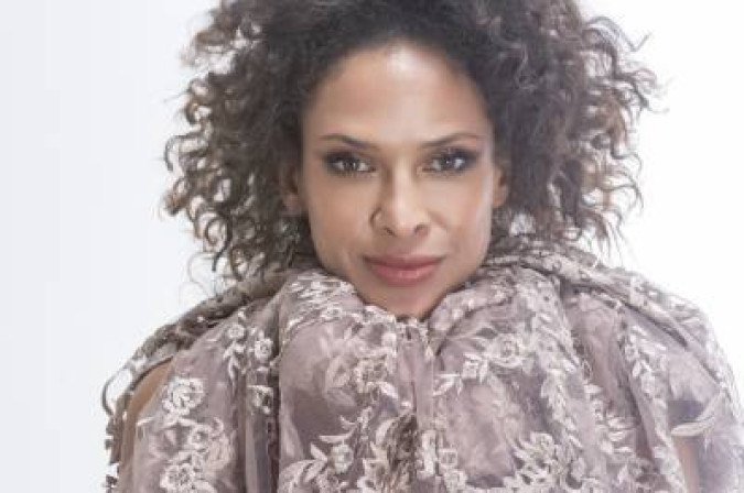 2019. Créditos: Alex Pires/Divulgação. Cultura. Cantora brasiliense Renata Jambeiro.