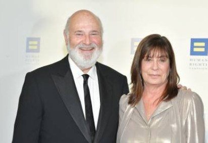 LOS ANGELES, CALIFORNIA - MARCH 30: Rob Reiner and Michele Singer Reiner attend the Human Rights Campaign 2019 Los Angeles Dinner at JW Marriott Los Angeles at L.A. LIVE on March 30, 2019 in Los Angeles, California.   Amy Sussman/Getty Images/AFP== FOR NEWSPAPERS, INTERNET, TELCOS & TELEVISION USE ONLY == -  (crédito: Amy Sussman) -LOS ANGELES, CALIFORNIA - MARCH 30: Rob Reiner and Michele Singer Reiner attend the Human Rights Campaign 2019 Los Angeles Dinner at JW Marriott Los Angeles at L.A. LIVE on March 30, 2019 in Los Angeles, California.   Amy Sussman/Getty Images/AFP== FOR NEWSPAPERS, INTERNET, TELCOS & TELEVISION USE ONLY == -  (crédito: Amy Sussman)