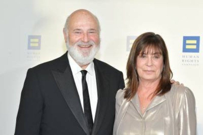 LOS ANGELES, CALIFORNIA - MARCH 30: Rob Reiner and Michele Singer Reiner attend the Human Rights Campaign 2019 Los Angeles Dinner at JW Marriott Los Angeles at L.A. LIVE on March 30, 2019 in Los Angeles, California. Amy Sussman/Getty Images/AFP== FOR NEWSPAPERS, INTERNET, TELCOS & TELEVISION USE ONLY == - (crédito: Amy Sussman) LOS ANGELES, CALIFORNIA - MARCH 30: Rob Reiner and Michele Singer Reiner attend the Human Rights Campaign 2019 Los Angeles Dinner at JW Marriott Los Angeles at L.A. LIVE on March 30, 2019 in Los Angeles, California. Amy Sussman/Getty Images/AFP== FOR NEWSPAPERS, INTERNET, TELCOS & TELEVISION USE ONLY == - (crédito: Amy Sussman)