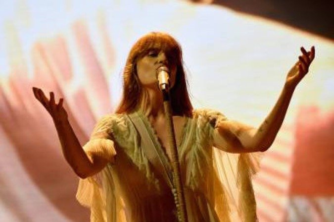 Florence Welch pediu desculpas pelo cancelamento de dois shows recentes para cuidar da saúde - (crédito: ANGELA WEISS) Florence Welch pediu desculpas pelo cancelamento de dois shows recentes para cuidar da saúde - (crédito: ANGELA WEISS)