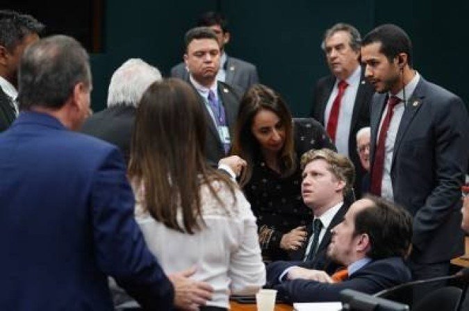 13/06/2019 credito : Pablo Valadares/Câmara dos Deputados - Leitura do relatório e parecer do relator da Comissão Especial da Reforma da Previdência, Samuel Moreira (PSDB-SP). Dep. Marcel Van Hattem (NOVO-RS) - (crédito: Pablo Valadares/C?mara dos Deput) 13/06/2019 credito : Pablo Valadares/Câmara dos Deputados - Leitura do relatório e parecer do relator da Comissão Especial da Reforma da Previdência, Samuel Moreira (PSDB-SP). Dep. Marcel Van Hattem (NOVO-RS) - (crédito: Pablo Valadares/C?mara dos Deput)