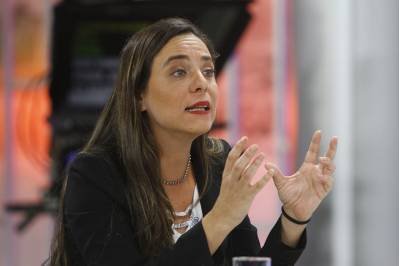 'Nós, do PSol, acreditamos que este princípio da regra fiscal que amarra os investimentos do Estado está errado', diz a deputada Fernanda Melchiona (PSol-RS) sobre novo arcabouço fiscal -  (crédito: Ana Rayssa/CB/D.A Press)