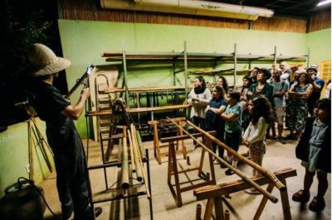 2019. Crédito: Thaís Mallon/Divulgação. Cultura. Projetos culturais em condomínios. Mostra Residência Nós No Bambu, localizada em área de preservação ambiental Serrinha do Paranoá.