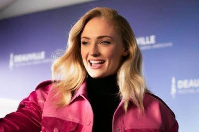 British actress Sophie Turner poses during a photocall as part of the 45th Deauville US Film Festival, on September 7, 2019, in Deauville. / AFP / Lou BENOIST