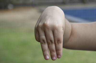 O ensino da Língua Brasileira de Sinais (Libras) é fundamental para o aprendizado de surdos