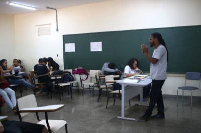 24/09/2019. Credito: Ana Rayssa/CB/D.A.Press. Brasil. Brasilia - DF. Especial Correio nas Escolas. Escolas com o melhor resultado no Enem. O CEM Setor Oeste na Asa Sul se destacou no ultimo Enem. Alunos durante aula. - (crédito: Ana Rayssa/CB/D.A Press) 24/09/2019. Credito: Ana Rayssa/CB/D.A.Press. Brasil. Brasilia - DF. Especial Correio nas Escolas. Escolas com o melhor resultado no Enem. O CEM Setor Oeste na Asa Sul se destacou no ultimo Enem. Alunos durante aula. - (crédito: Ana Rayssa/CB/D.A Press)