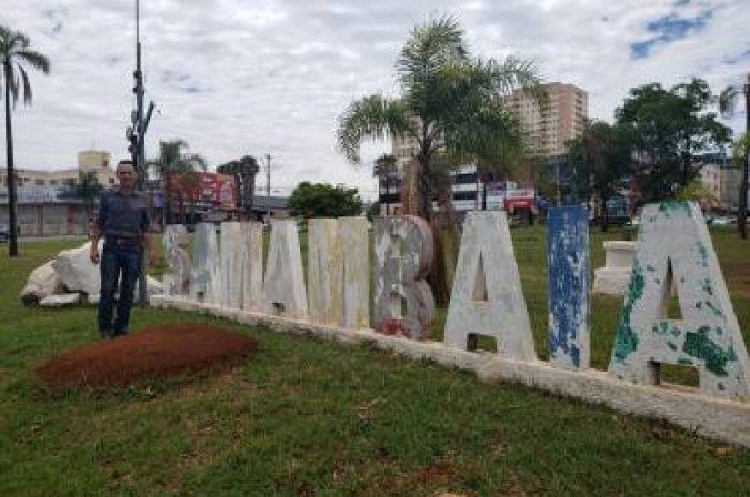 24/10/2019. Credito: Thais Umbelino /CB/D.A. Press. Brasil. Brasília -DF. Na foto: Washiton Luiz da Silva. Moradores contam suas histórias sobre a cidade de Samambaia e esperam pelo aniversário da cidade. Local: Samambaia.