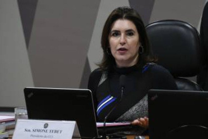 16/10/2019 Credito :Edilson Rodrigues/Agencia Senado/reprodução.  Comissão de Constituição, Justiça e Cidadania (CCJ) realiza reunião deliberativa com 32 itens. Entre eles, o PLS 189/2018-Complementar, que permite aos parlamentares manter o direito de se reeleger caso assuma o Executivo. N mesa, presidente da CCJ, senadora Simone Tebet (MDB-MS).