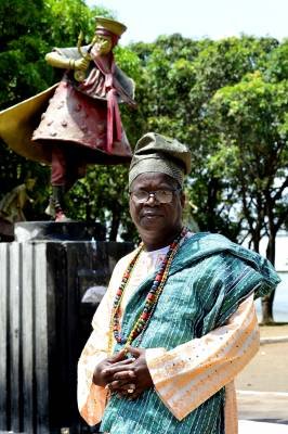 Pai Adaildo de Ogum acredita que educação é o caminho