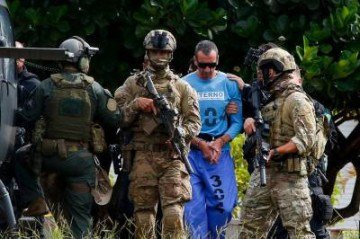 Esposa de Marcola diz que marido está passando fome em Brasília. Presídio rebate -  (crédito: Sergio Lima/AFP)