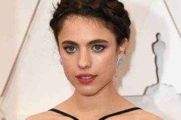 Margaret Qualley teve problemas com próteses na gravação de 'A substância'  -  (crédito: ROBYN BECK)