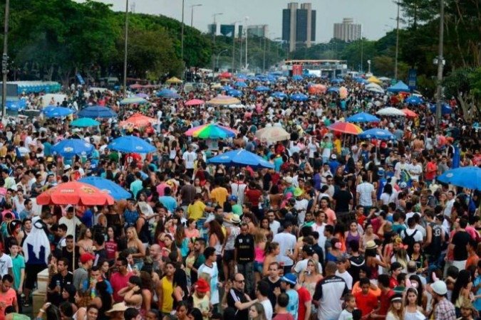 Transporte público terá programação especial de horários e itinerários para facilitar o deslocamento dos foliões até os blocos e festas - (crédito: Brasília de Fato) Transporte público terá programação especial de horários e itinerários para facilitar o deslocamento dos foliões até os blocos e festas - (crédito: Brasília de Fato)