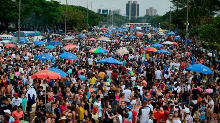 O carnaval feito por blocos com dinheiro do GDF será suspenso em 2021 - (crédito: Brasília de fato) O carnaval feito por blocos com dinheiro do GDF será suspenso em 2021 - (crédito: Brasília de fato)