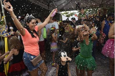 O objetivo do bloco 'Quanto mais rezo, mais samba me aparece', do CCB, é 