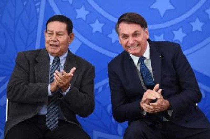 Mourão vai na contramão do governo, que apoia as emendas - (crédito: Evaristo Sá/AFP) Mourão vai na contramão do governo, que apoia as emendas - (crédito: Evaristo Sá/AFP)