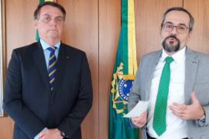 Ex-aliados radicais acusam Bolsonaro de ter abandonado pautas ideológicas