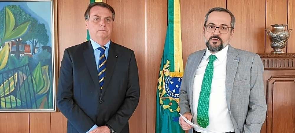 No discurso de saída, Weintraub disse que estava se sentindo inseguro e que a mudança de ares será benéfica até para o animal de estimação da família